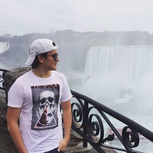 Meet your Posher, Juan jose